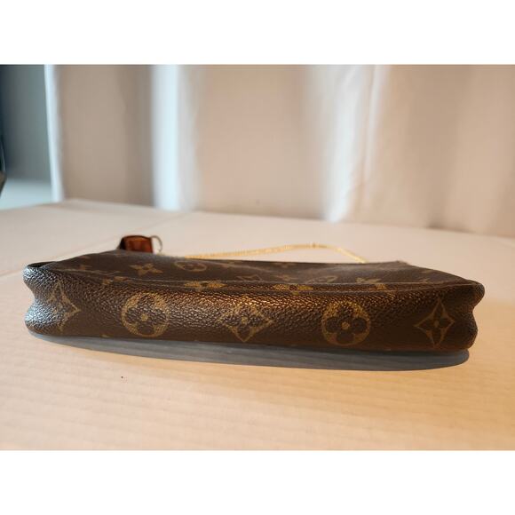 Louis Vuitton Pochette Accessoires LV Monogram Shoulder Bag with Chain Vintage - Picture 7 of 15